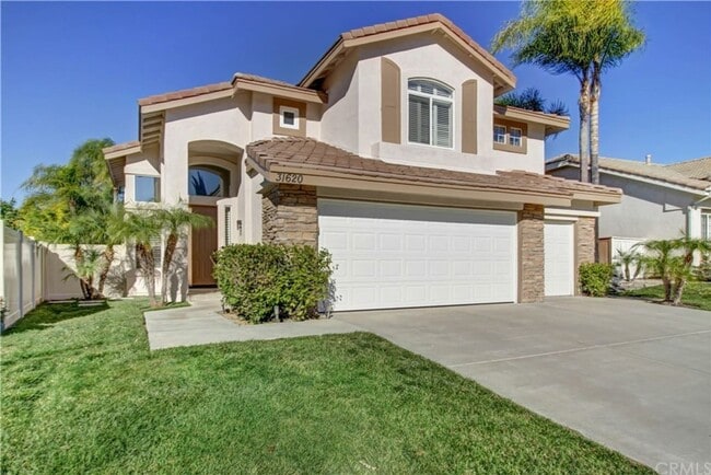 property at 31920 Vía Cordoba