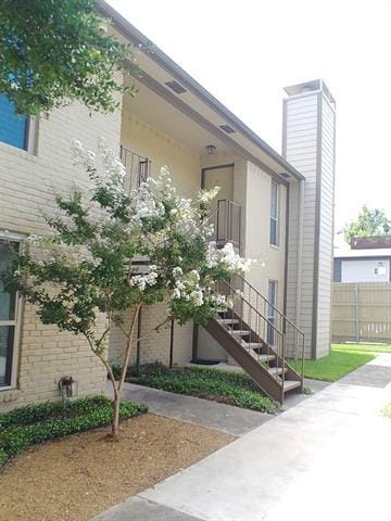 10650 Steppington Dr in Dallas, TX - Building Photo - Building Photo
