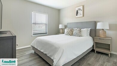 3450 Manor Dr, Unit 60-304 in Homewood, AL - Foto de edificio - Building Photo