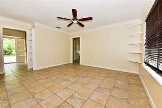 6905 Priscilla Dr in Austin, TX - Foto de edificio - Building Photo