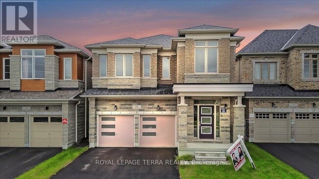 property at 28 Bloomfield Cres