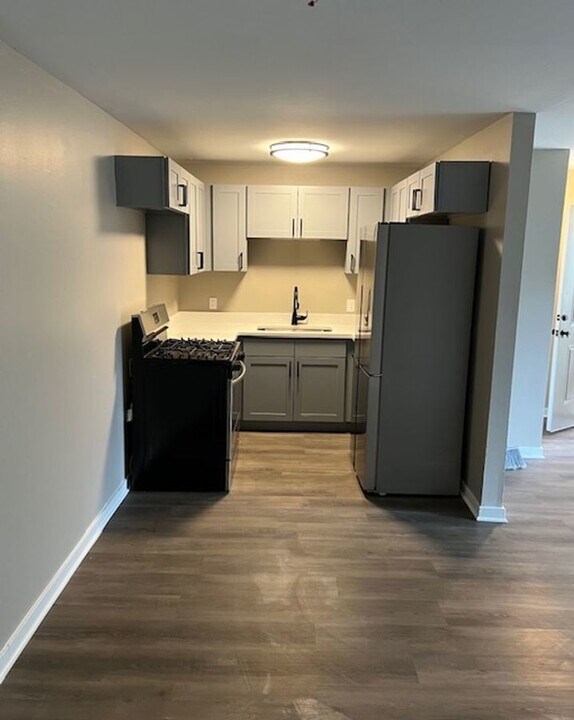 1200 Light Road, Unit Unit 112 in Oswego, IL - Building Photo
