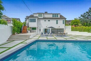 430 W Kenneth Rd in Glendale, CA - Building Photo