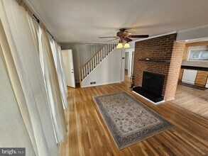 319 Dean Dr in Rockville, MD - Building Photo - Building Photo
