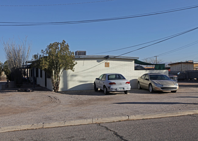 701-711 E Alvord Rd in Tucson, AZ - Building Photo - Building Photo