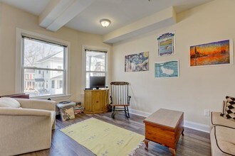 30 Hillside St, Unit 1 in Boston, MA - Building Photo - Building Photo