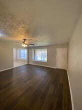 8022 Bunker Wood Ln in Houston, TX - Building Photo - Building Photo