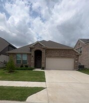 1118 Silverthorne Trl in Justin, TX - Building Photo