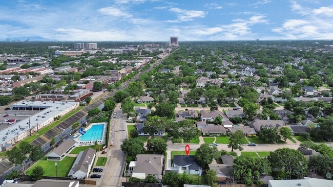 6249 Locke Ln in Houston, TX - Building Photo - Building Photo