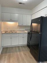 Cedarwood Apartments in Roanoke, VA - Foto de edificio - Building Photo