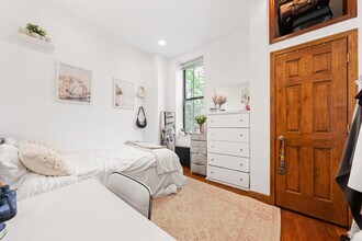 321 E 14th St in New York, NY - Building Photo - Building Photo