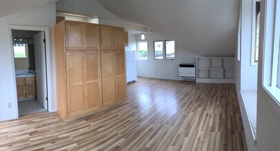 237 Lighthouse Ave in Monterey, CA - Building Photo - Building Photo