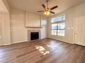 4204 Candle Sunrise Dr in San Antonio, TX - Building Photo - Building Photo