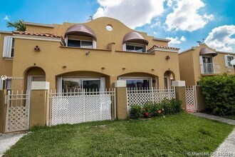8530 NW 3rd Ln-Unit -404-4 in Miami, FL - Building Photo - Building Photo