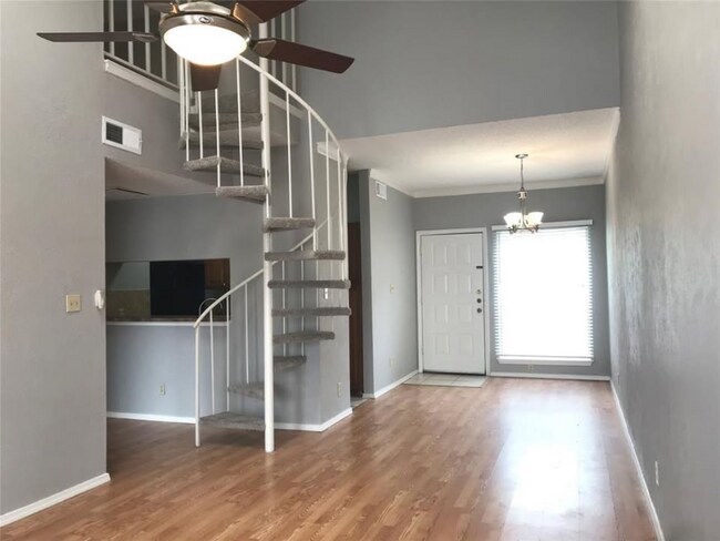 7151 Gaston Pkwy in Dallas, TX - Building Photo - Building Photo
