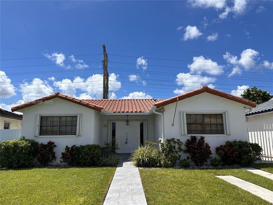 3952 SW 136th Ave in Miami, FL - Building Photo