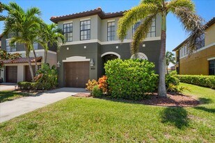 700 Ventura Dr in Satellite Beach, FL - Building Photo