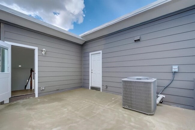 5528 Larkin St in Houston, TX - Building Photo - Building Photo
