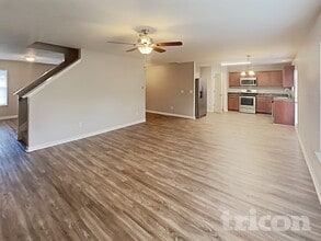 1925 Buffalo Way in Durham, NC - Foto de edificio - Building Photo