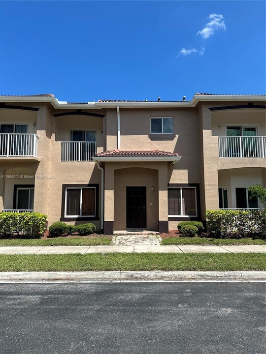 1938 SE 23rd Terrace in Homestead, FL - Building Photo