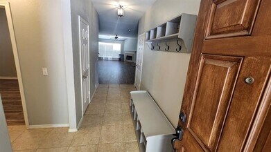 10713 Sea Hero Ln in Austin, TX - Building Photo - Building Photo