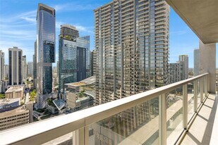 55 SE 6th St, Unit 3102 in Miami, FL - Building Photo