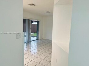 9119 NW 191st Terrace in Hialeah Gardens, FL - Building Photo - Building Photo