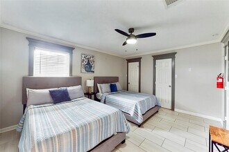 7825 Cook Rd in Houston, TX - Building Photo - Building Photo