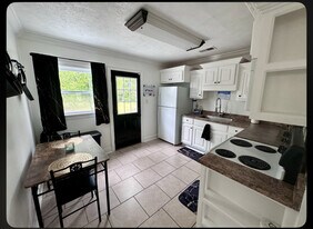 617 N 9th Plaza in Panama City, FL - Building Photo