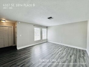 4107 SE 18th Pl in Cape Coral, FL - Foto de edificio - Building Photo