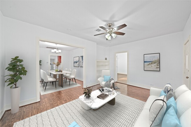 property at 2823 Bernardo De Galvez Ave