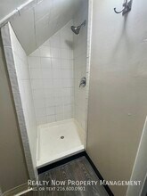 2231 W 104th St-Unit -Unit 3 in Cleveland, OH - Foto de edificio - Building Photo