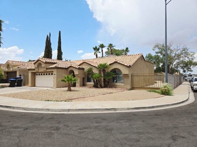property at 925 Chaps Cir