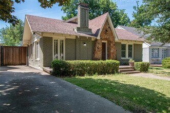 5218 Vanderbilt Ave in Dallas, TX - Foto de edificio - Building Photo