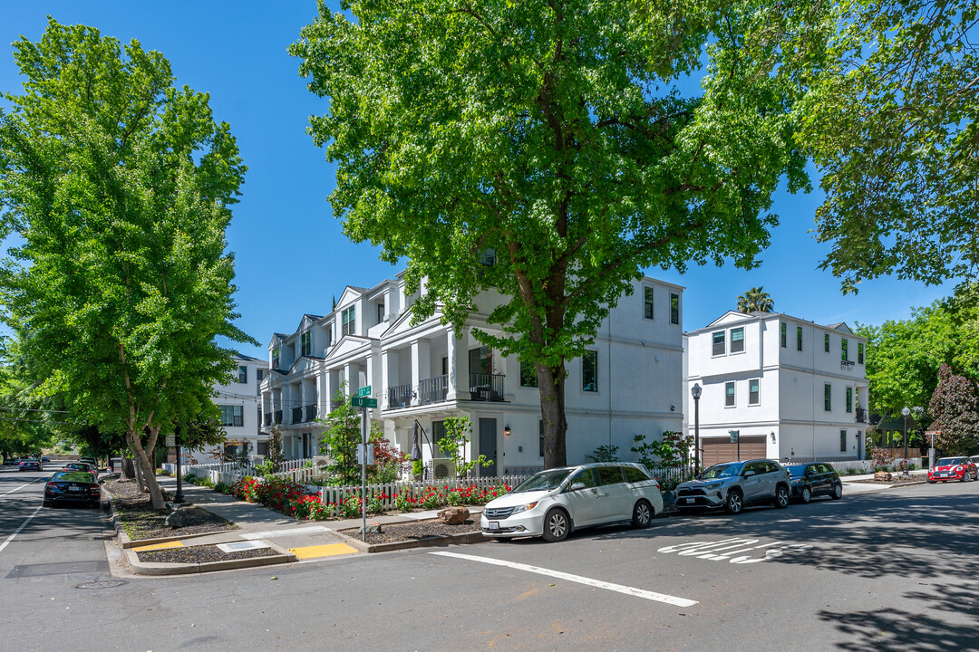 Albright Village in Sacramento, CA - Foto de edificio