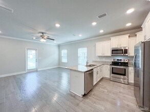 1200 W Government St in Pensacola, FL - Building Photo - Building Photo