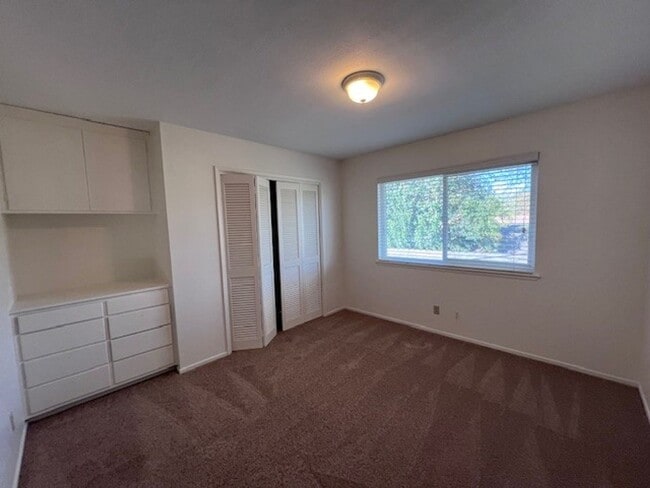4737 Norm Cir in Sacramento, CA - Building Photo - Building Photo