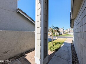 1337 W Windrift Way in Gilbert, AZ - Building Photo - Building Photo