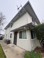 241 Macario Ct in Roseville, CA - Building Photo