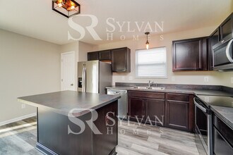 218 Faulkner Dr in Lithopolis, OH - Building Photo - Building Photo