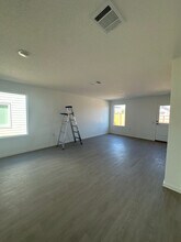 1045 Graham Bnd in San Antonio, TX - Building Photo - Building Photo