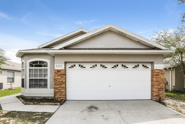property at 2327 Northern Leaf St