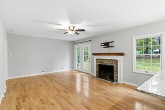 1901 Scenic Dr in Maryville, TN - Building Photo - Building Photo