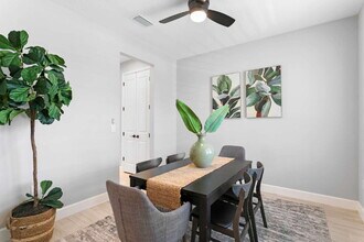 2612 Leafwing Ct in Palm Harbor, FL - Foto de edificio - Building Photo