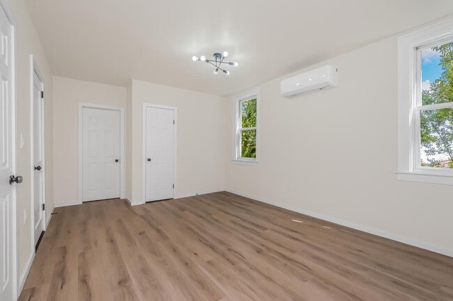 130 Glover Ave, Unit 130