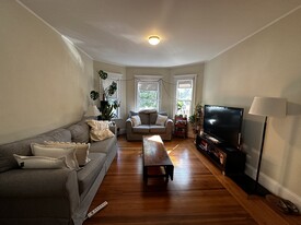 17 Hunnewell Ave, Unit 2 in Boston, MA - Building Photo