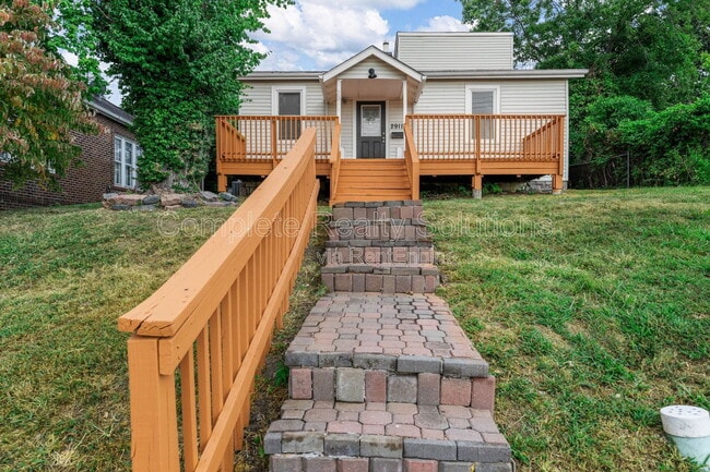 property at 2911 Brazeau Ave