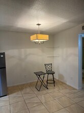 9350 Country Creek Dr, Unit 46 in Houston, TX - Building Photo - Building Photo