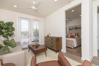 1690 North Loop in Houston, TX - Building Photo - Building Photo