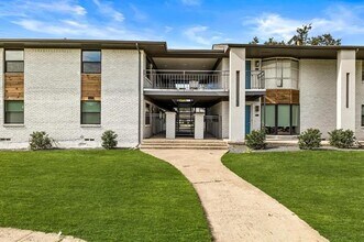 3925 Inwood Rd in Dallas, TX - Building Photo - Building Photo